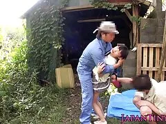 カップの女の子は海の中で男のコックを吸う 無料 エロ サイト イケメン