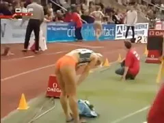 三人の友人は酔って若いひよこをリッピング 素人 イケメン エロ 動画