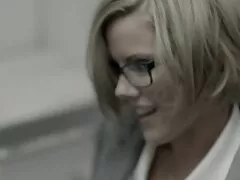 肛門で笑顔の雌犬の笑顔 イケメン 痴漢 動画